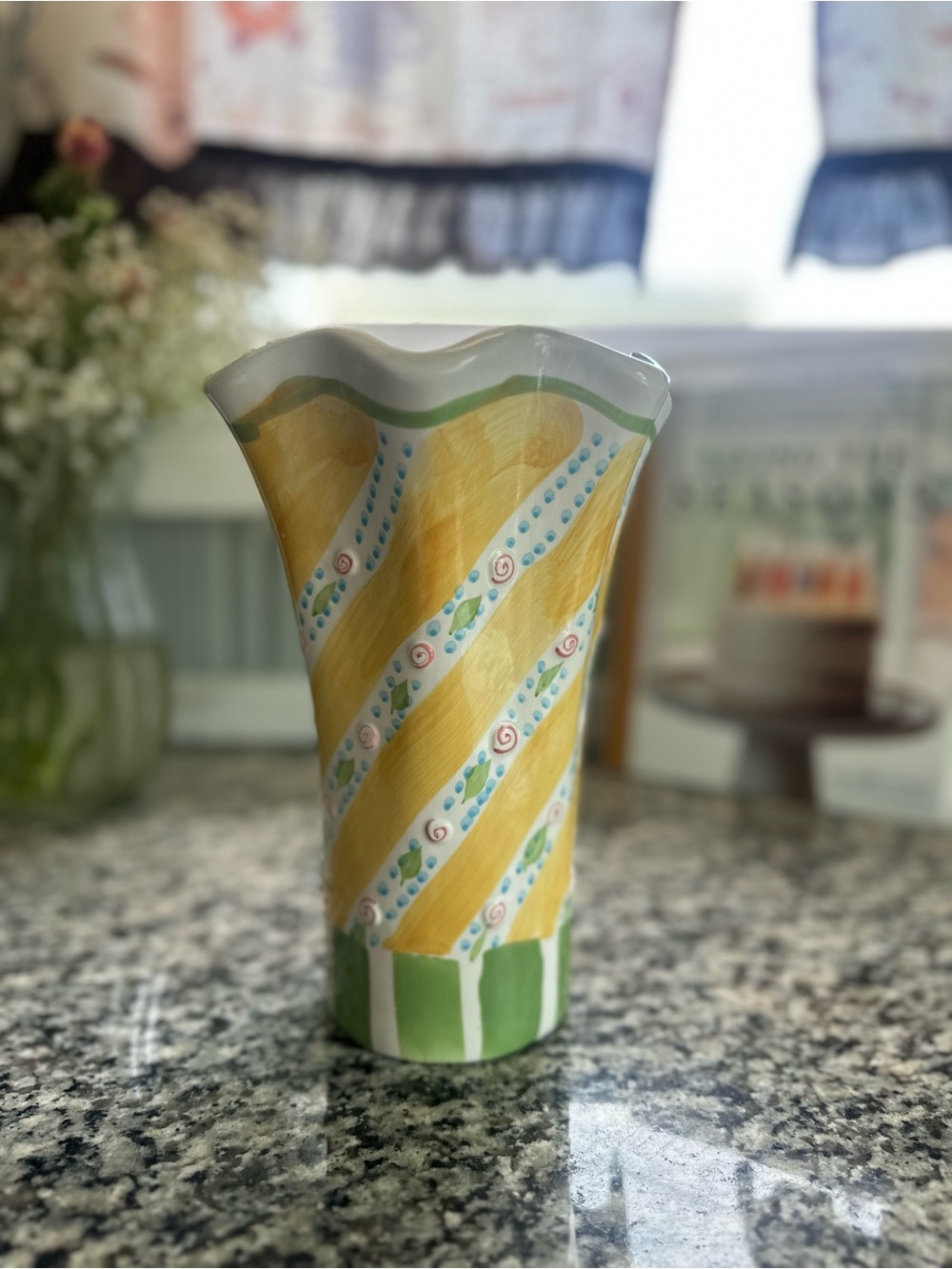 Hand-Painted Ceramic Vase in Yellow and Green - Brand